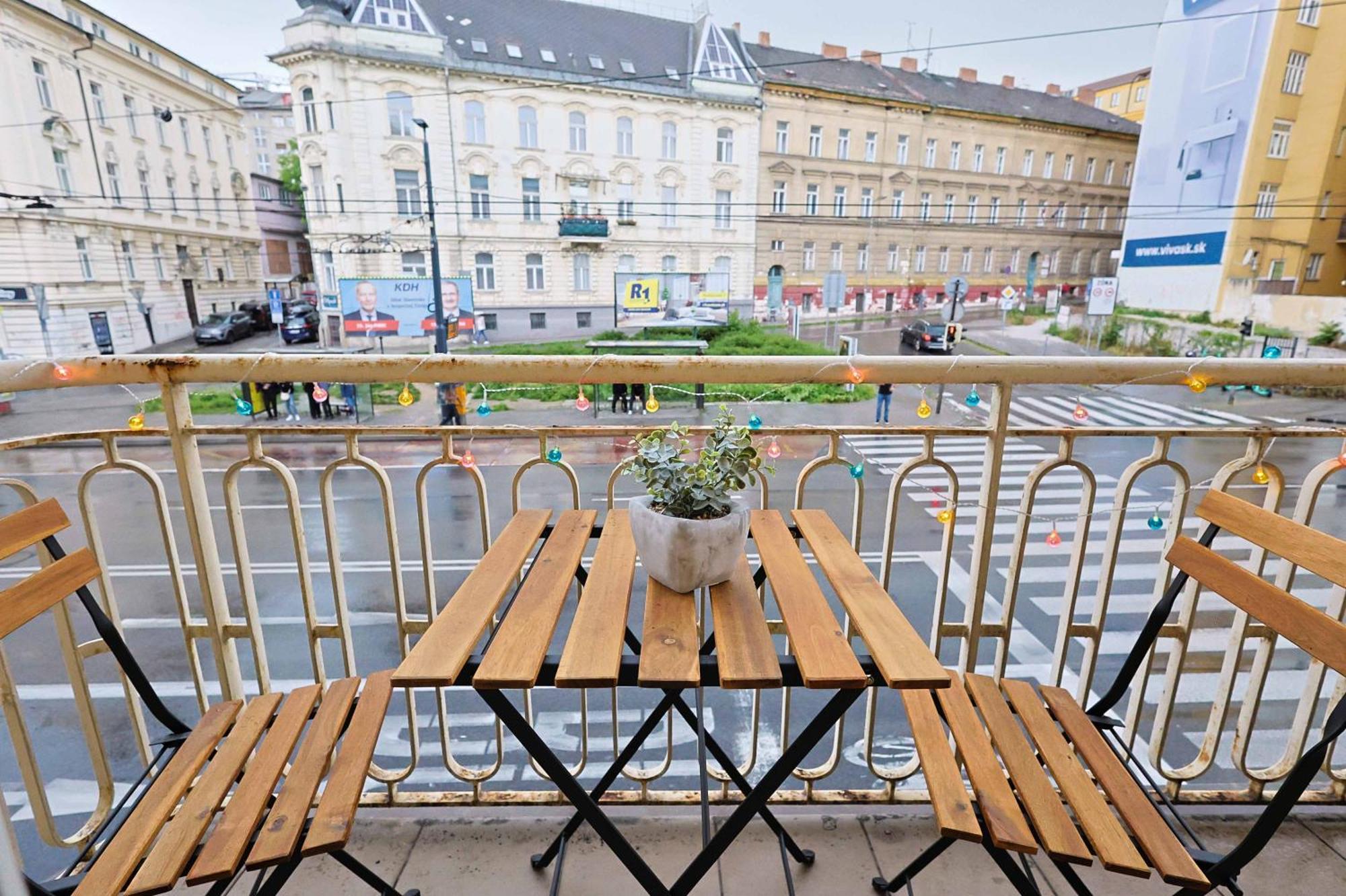 Appartement Charming Old Town Family Retreat à Bratislava Extérieur photo