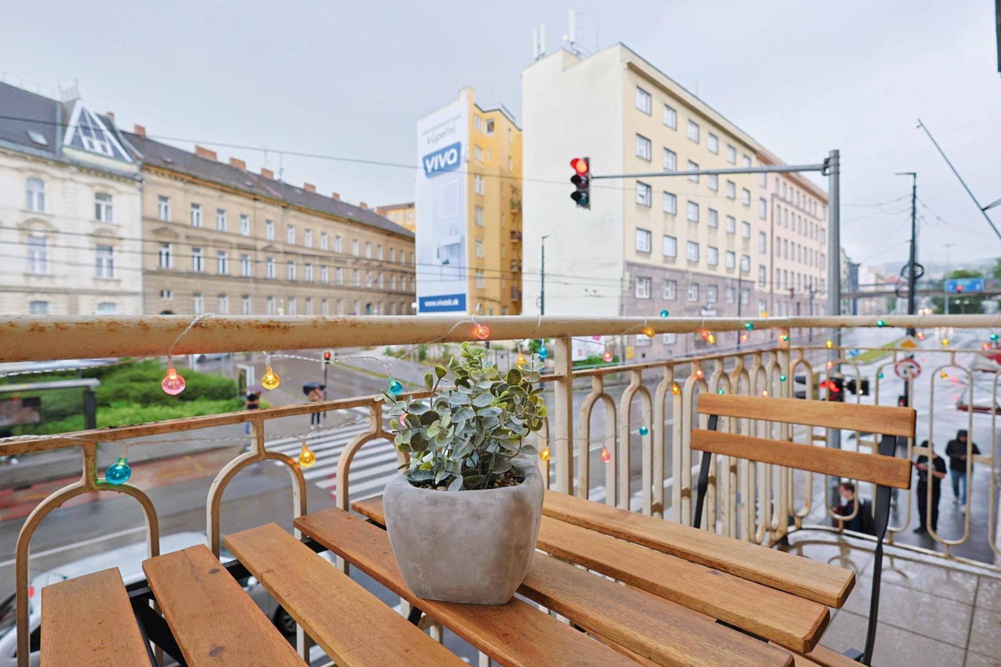 Appartement Charming Old Town Family Retreat à Bratislava Extérieur photo